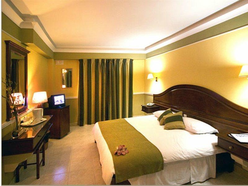 Soreda Hotel Qawra Chambre photo
