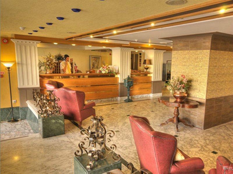 Soreda Hotel Qawra Extérieur photo